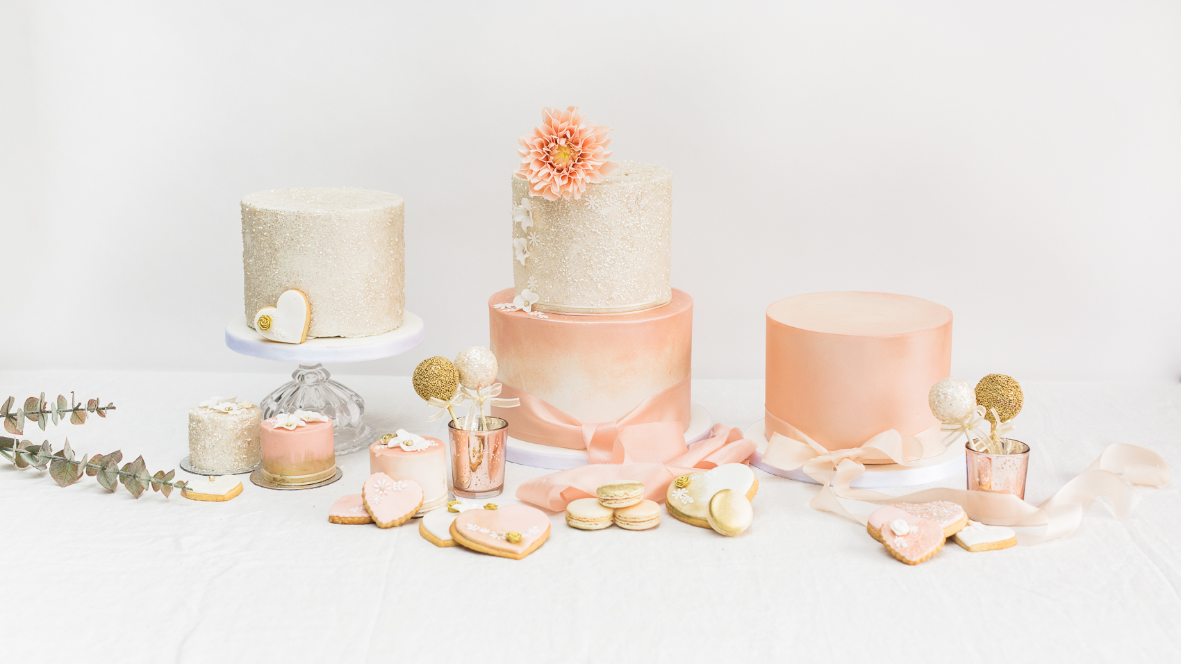 LR 132 Cake Table