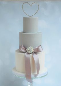 3 tier iced wedding cake diamanté heart bow romantic classic elegant
